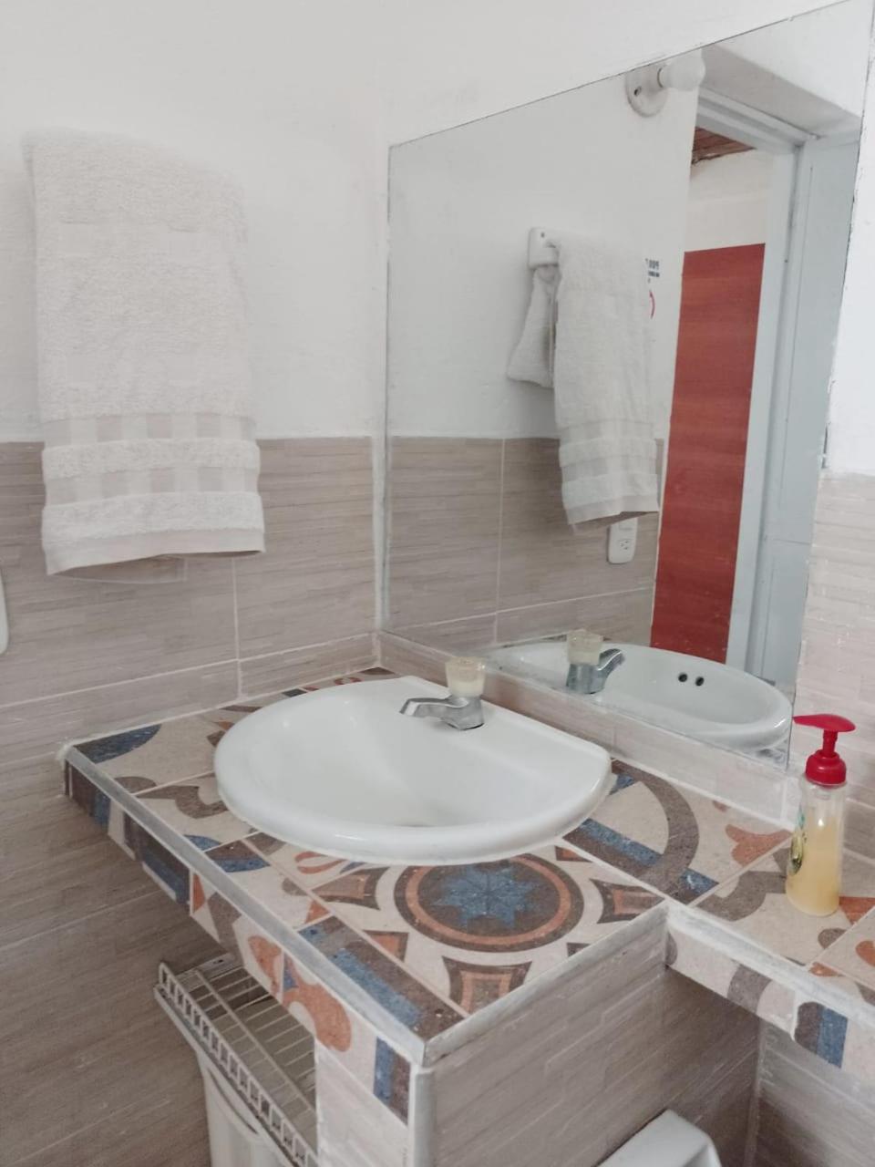Hostal CORALES