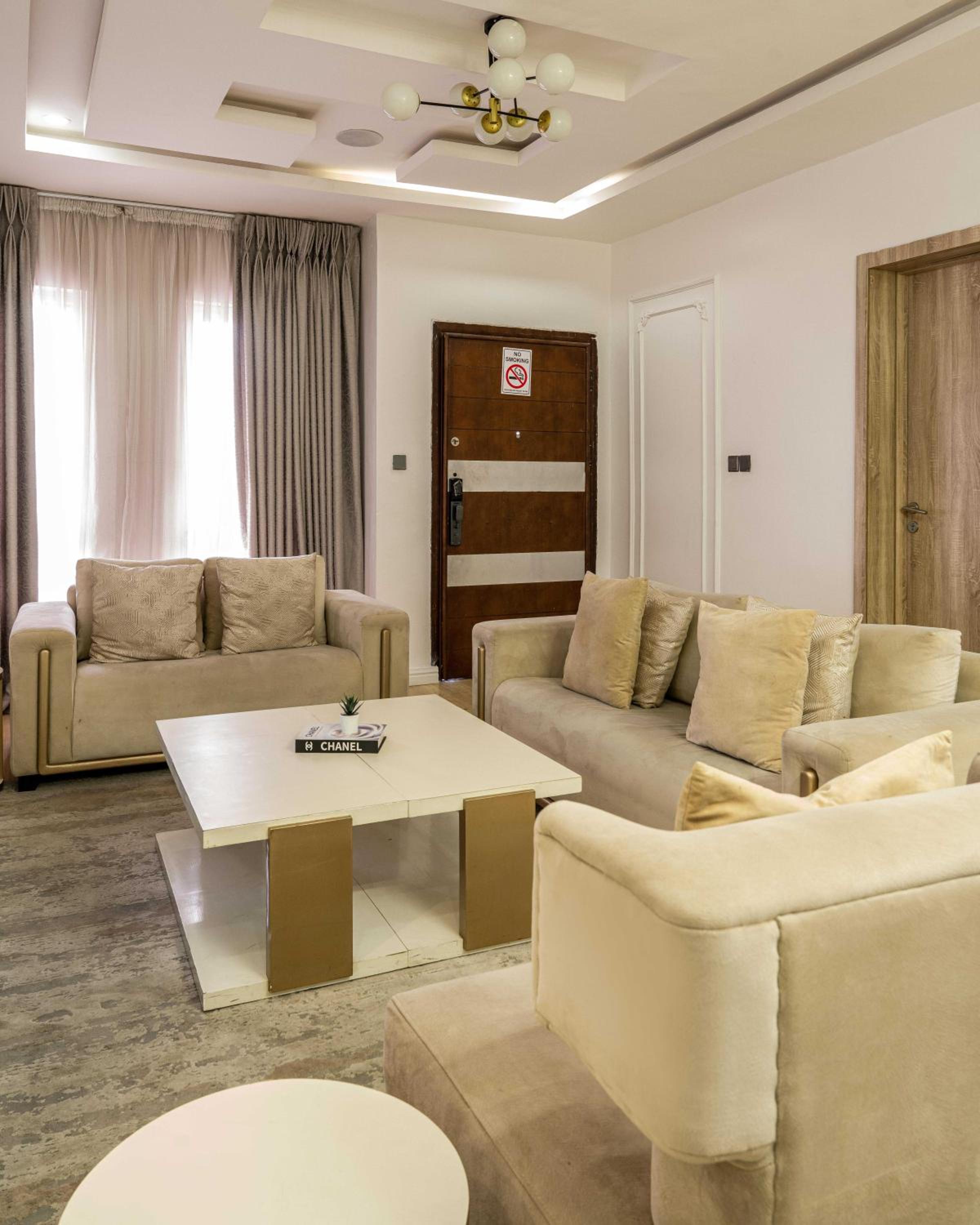 George Residence Nike Art Gallery Road, Lekki