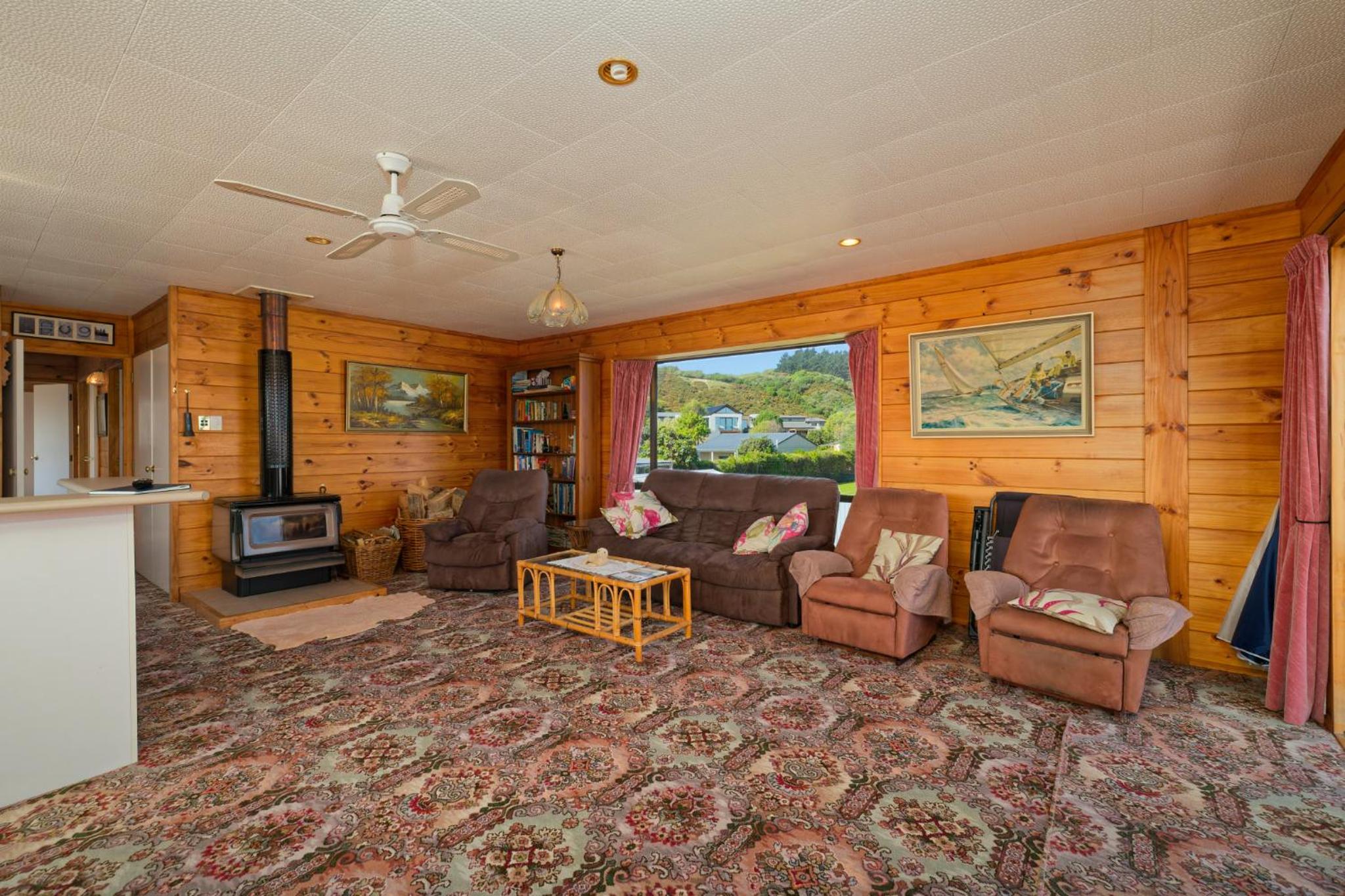 A Classic Kiwi Bach in South Bay view 4