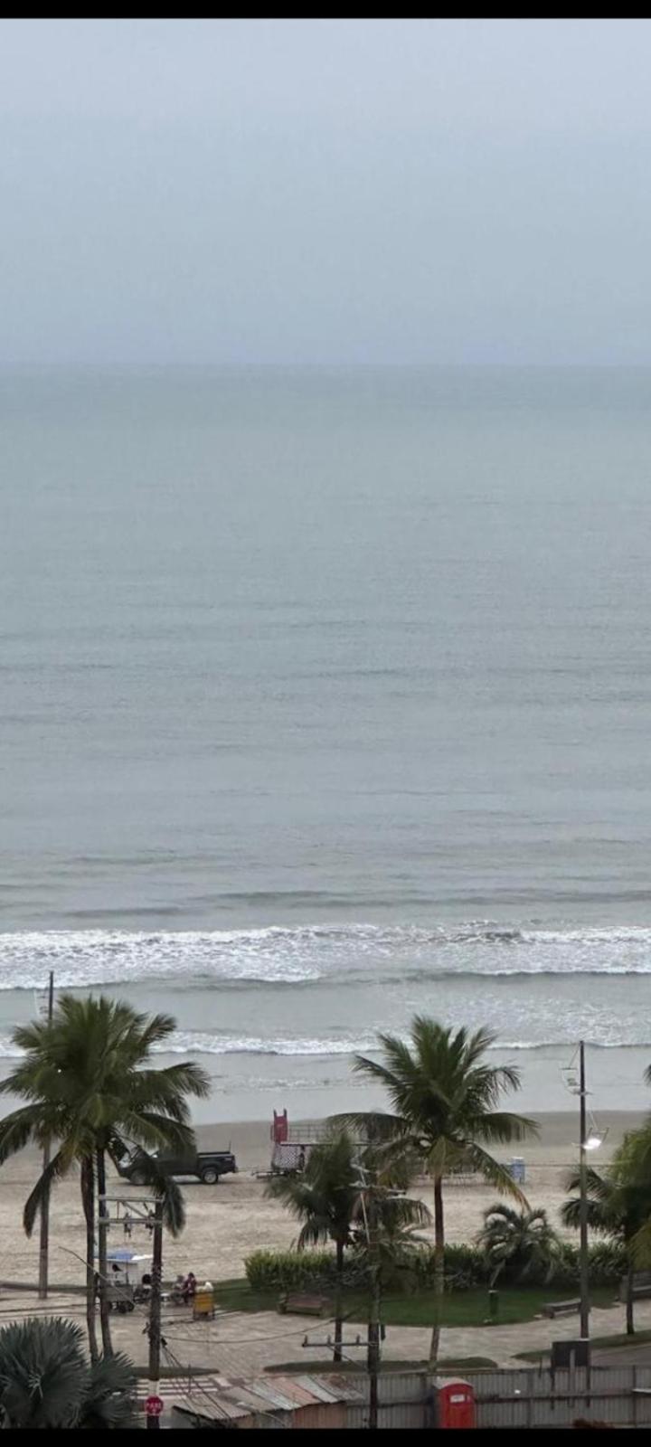 MEGA apto com Garden coberto! 2min da praia