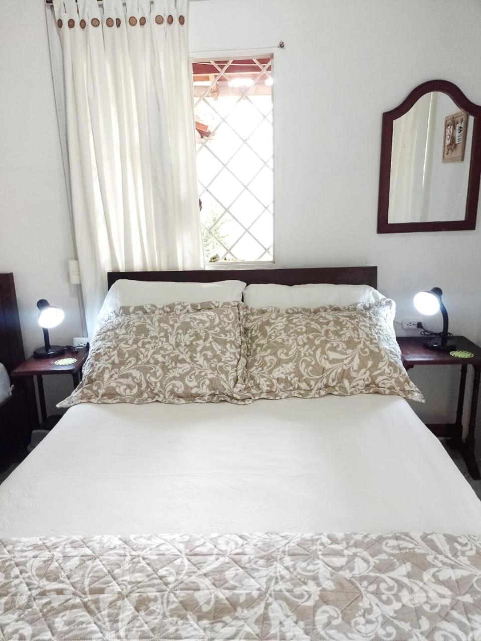 Hostal CORALES