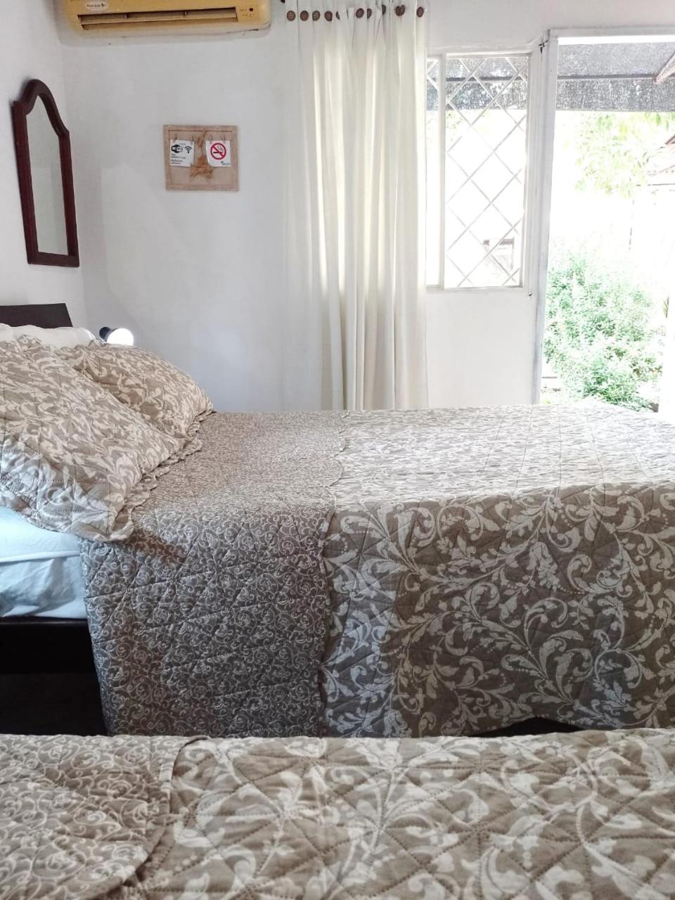 Hostal CORALES