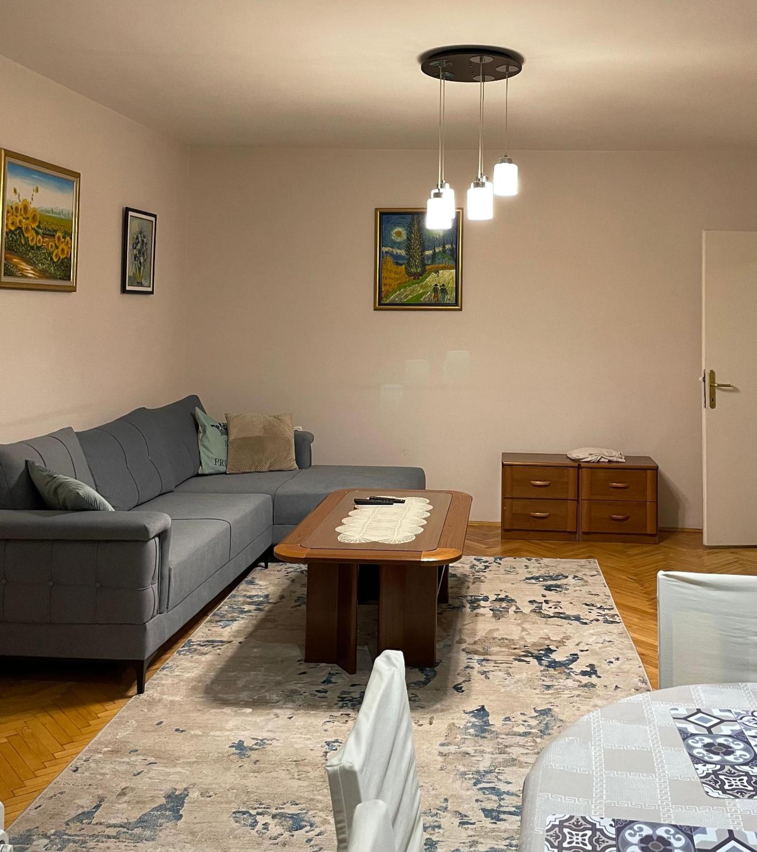City Centre Comfort Apartment - Free Parking
