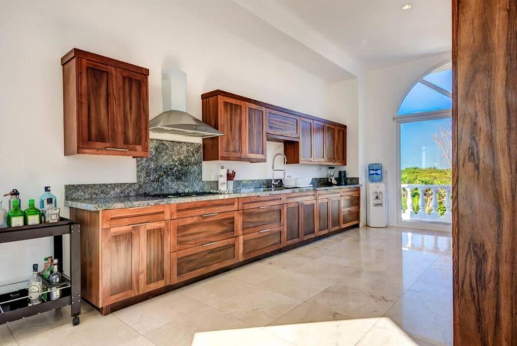 Beautiful Paradise - Beachfront