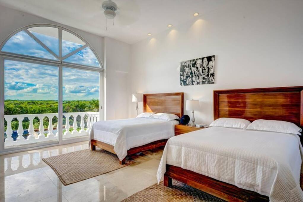 Beautiful Paradise - Beachfront