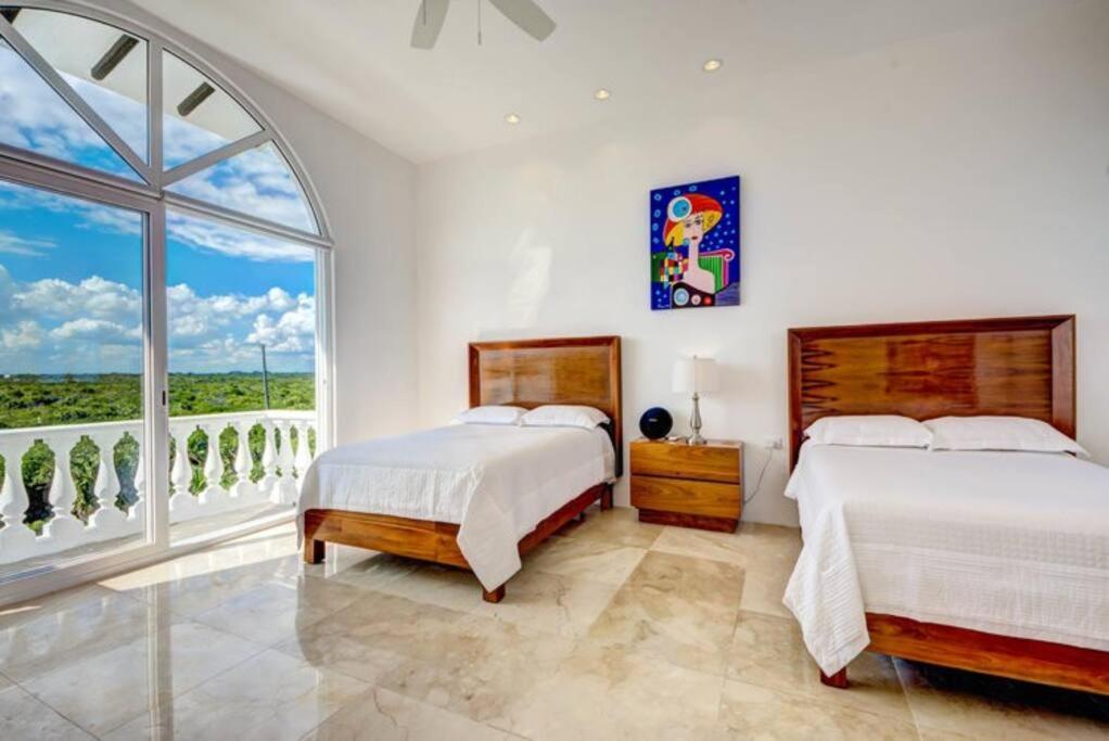 Beautiful Paradise - Beachfront
