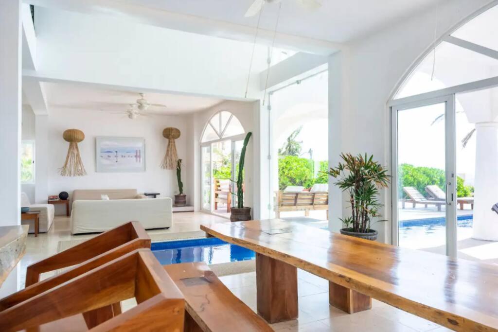 Beautiful Paradise - Beachfront