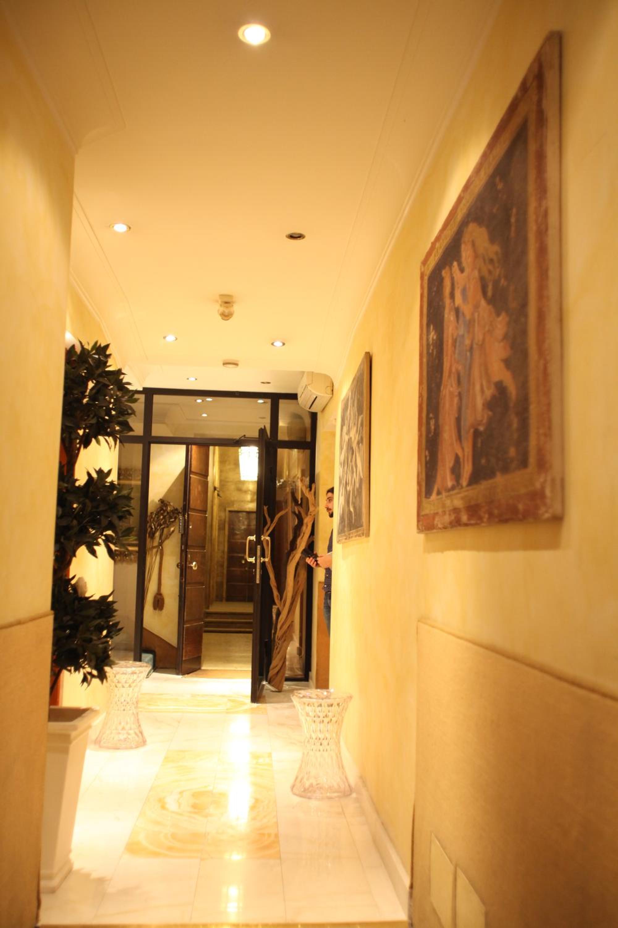 Luxury Rooms H 2000 Roma