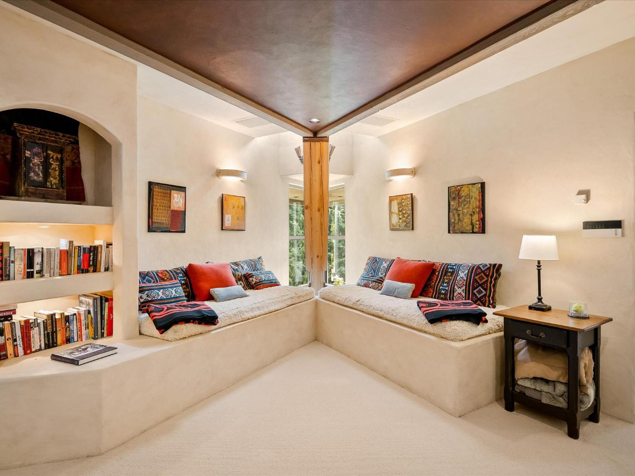New Listing Unique Luxury 6 bedroom Chalet including 4 bedrooms and beautiful 2 bedroom suite