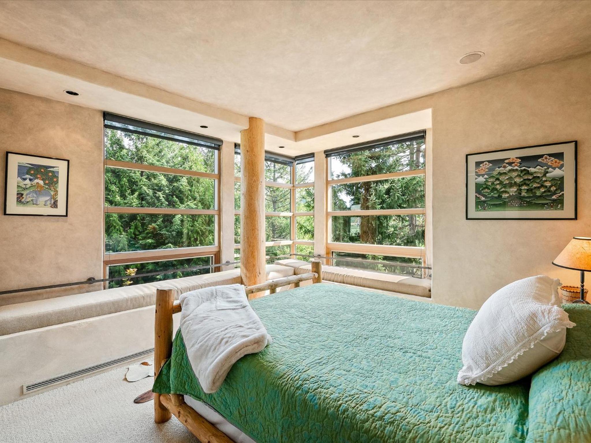 New Listing Unique Luxury 6 bedroom Chalet including 4 bedrooms and beautiful 2 bedroom suite