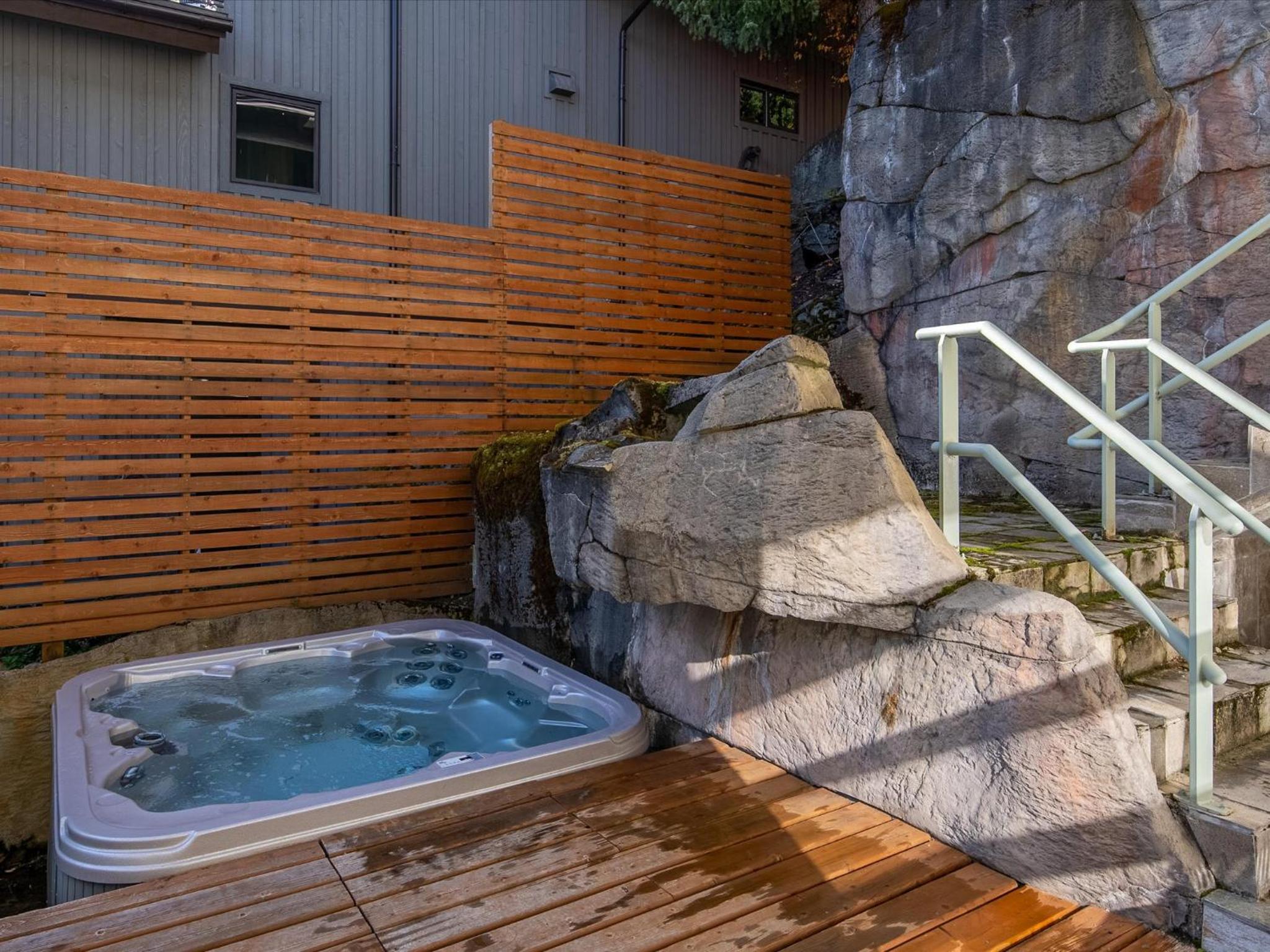 New Listing Unique Luxury 6 bedroom Chalet including 4 bedrooms and beautiful 2 bedroom suite