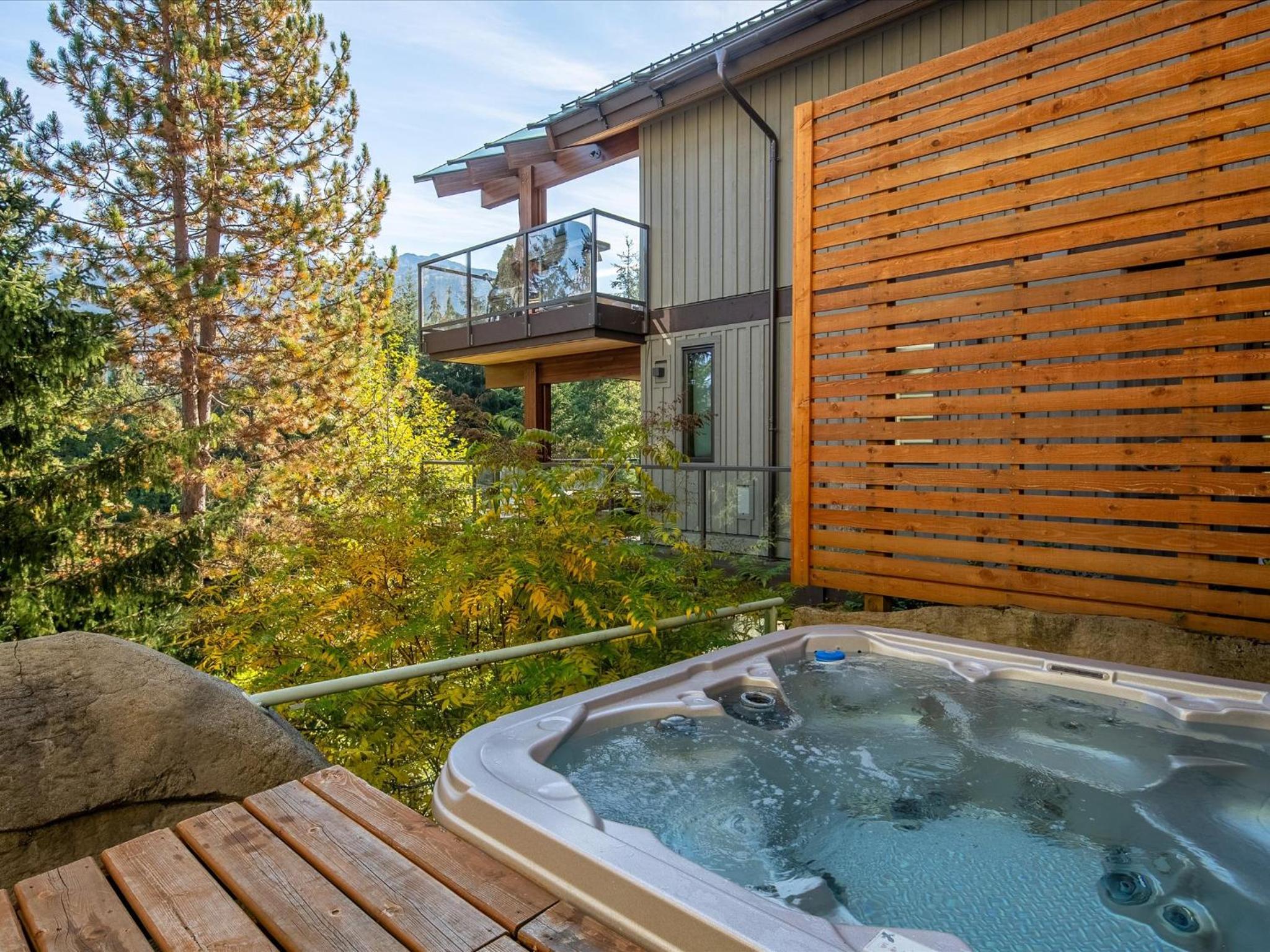 New Listing Unique Luxury 6 bedroom Chalet including 4 bedrooms and beautiful 2 bedroom suite