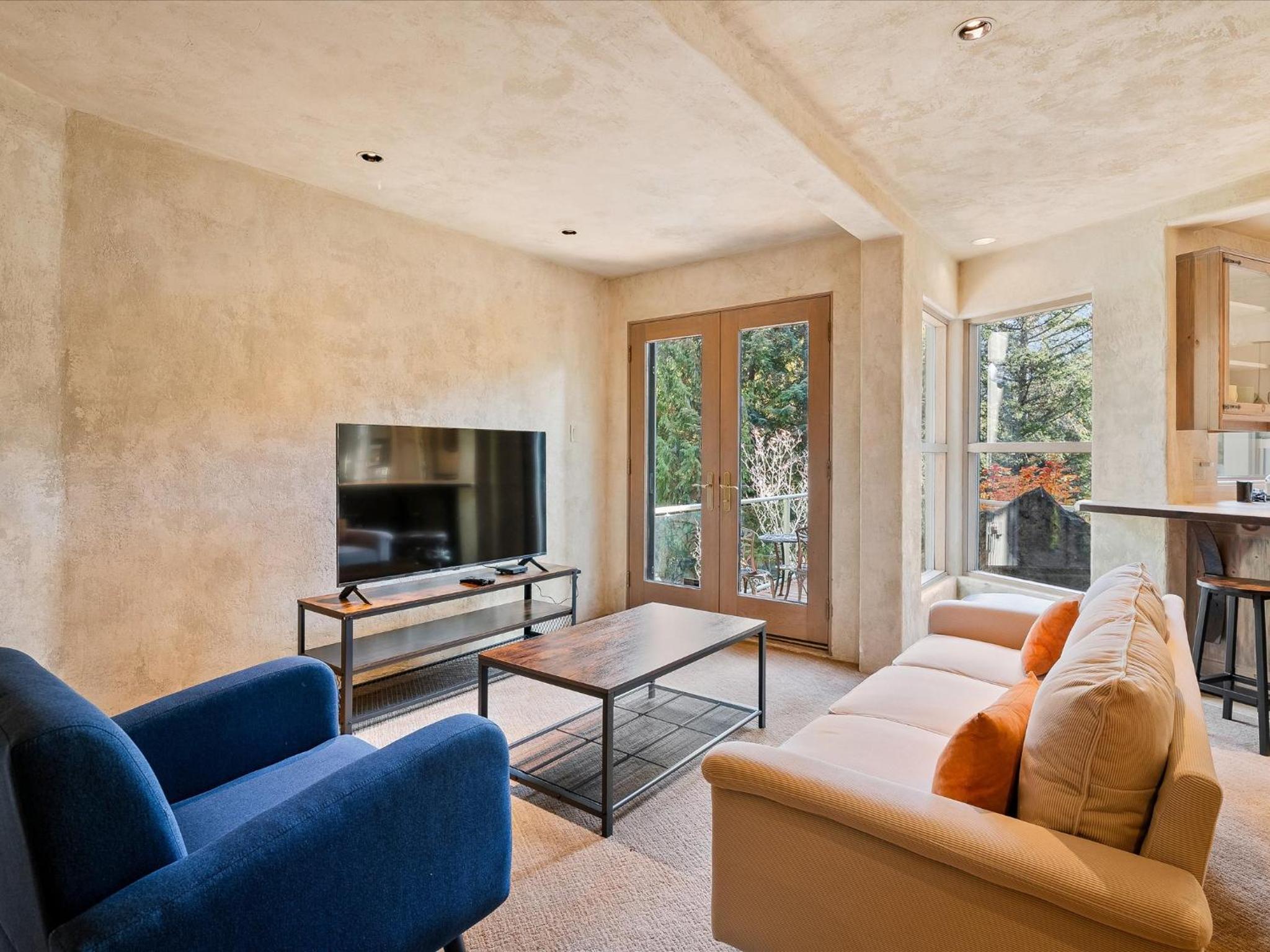 New Listing Unique Luxury 6 bedroom Chalet including 4 bedrooms and beautiful 2 bedroom suite