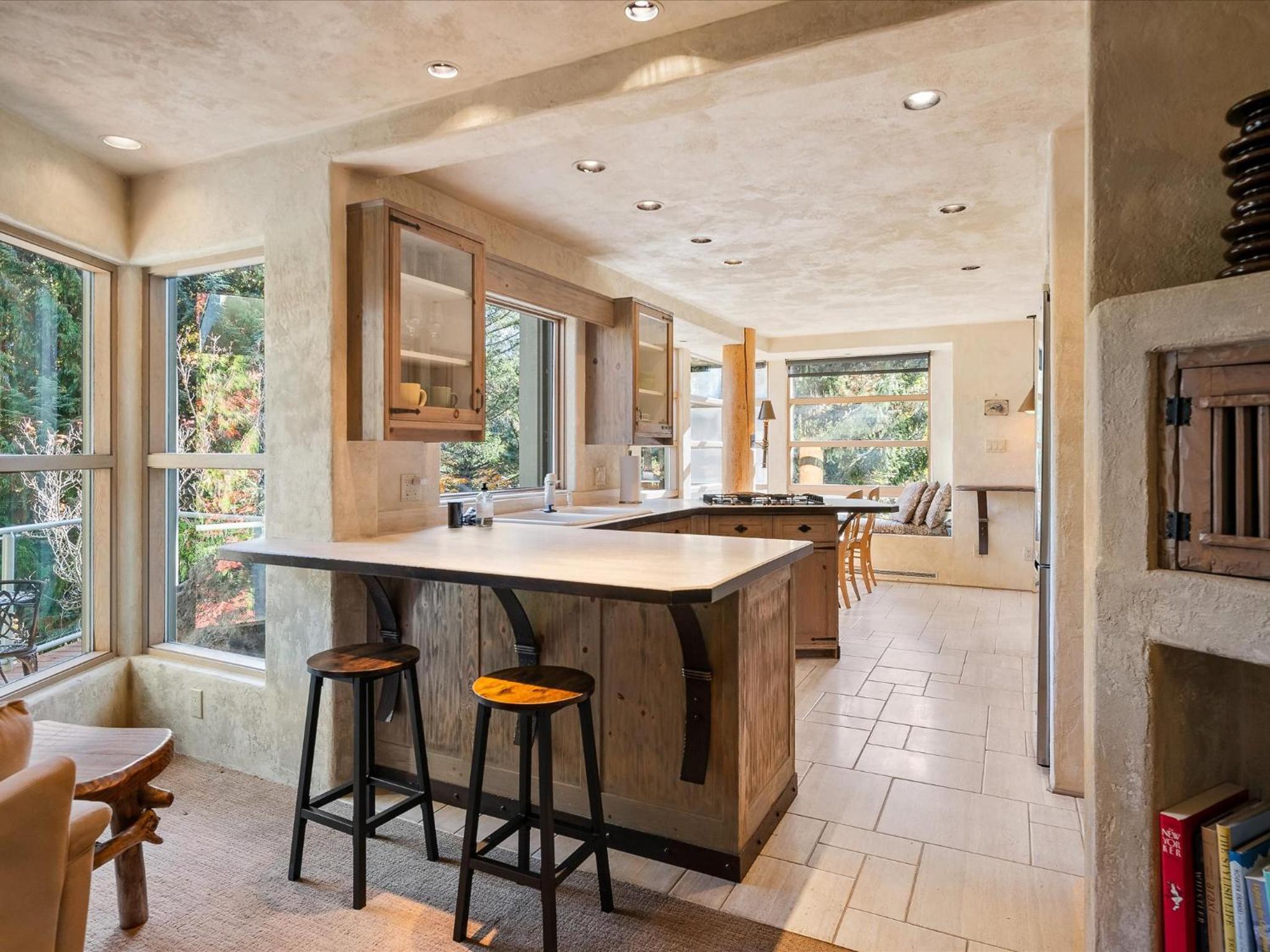 New Listing Unique Luxury 6 bedroom Chalet including 4 bedrooms and beautiful 2 bedroom suite