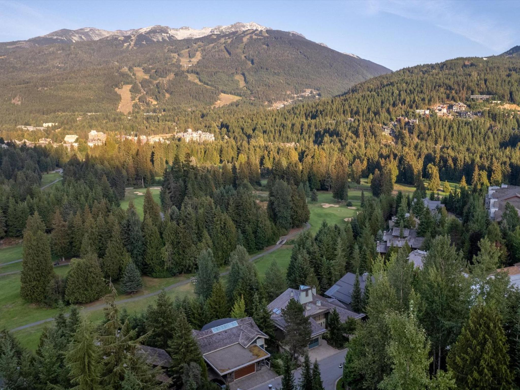New Listing Unique Luxury 6 bedroom Chalet including 4 bedrooms and beautiful 2 bedroom suite