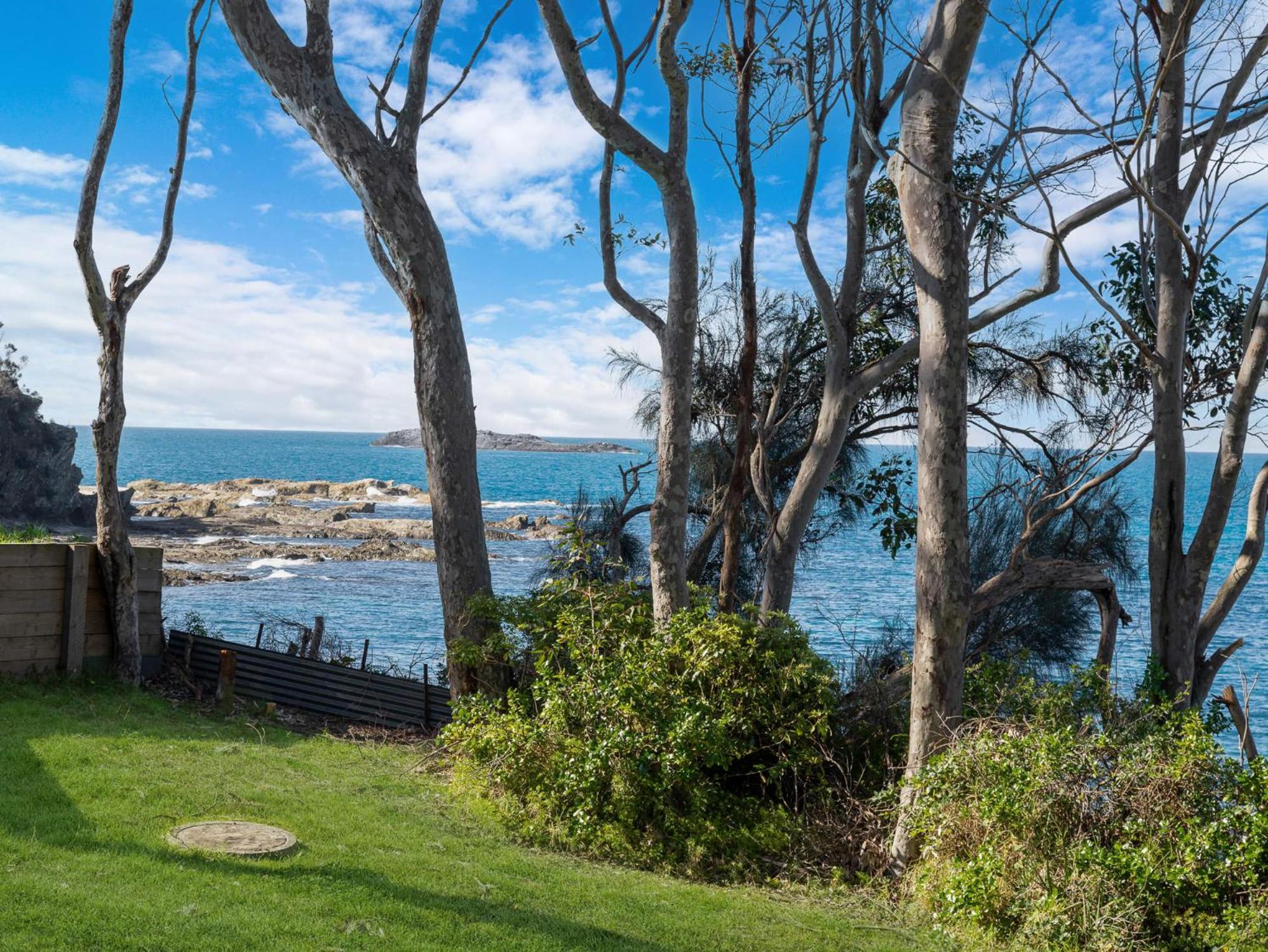 Oceanfront Beauty in Lilli Pilli