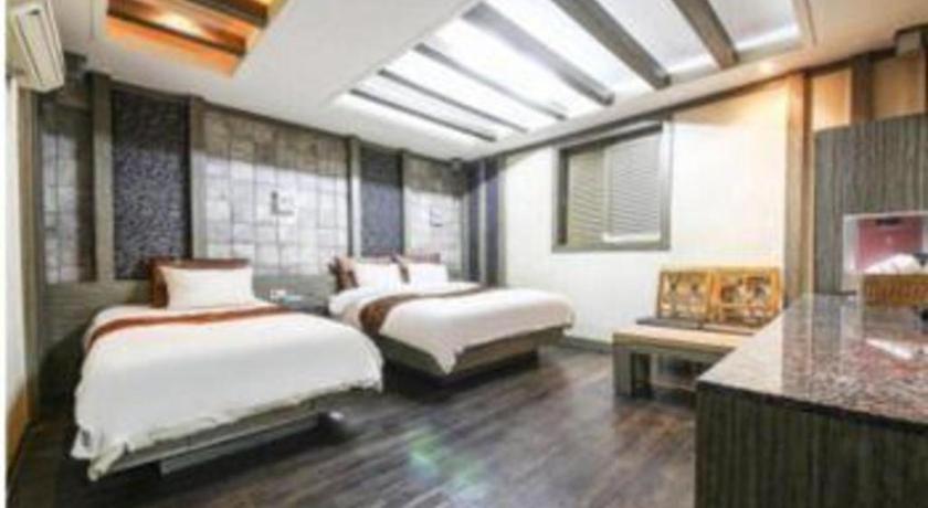 Kobos Hotel