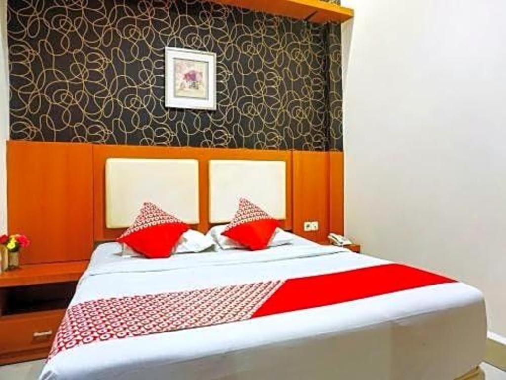 RedDoorz near Mall Panakkukang 3