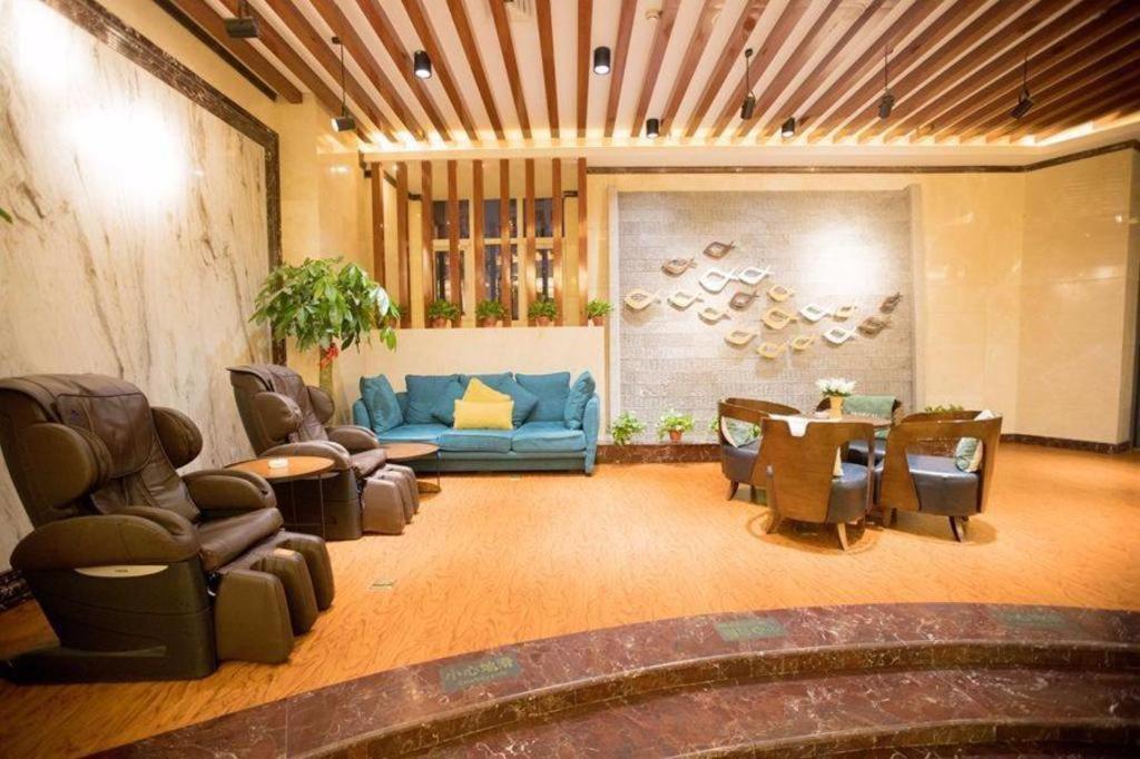Chonpines Hotels·Tianjin South Railway Station