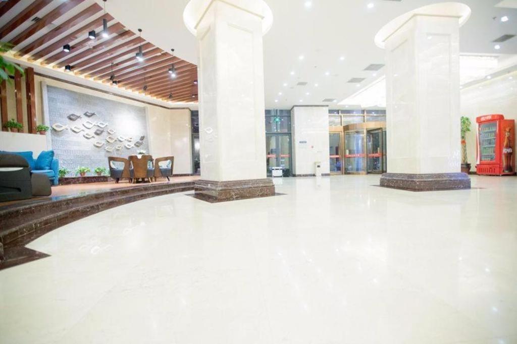 Chonpines Hotels·Tianjin South Railway Station
