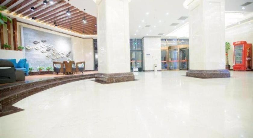 Chonpines Hotels·Tianjin South Railway Station