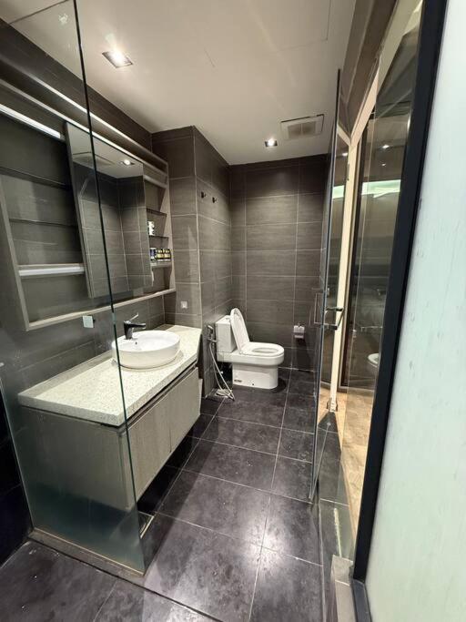 Expressionz Professional Suites Studio