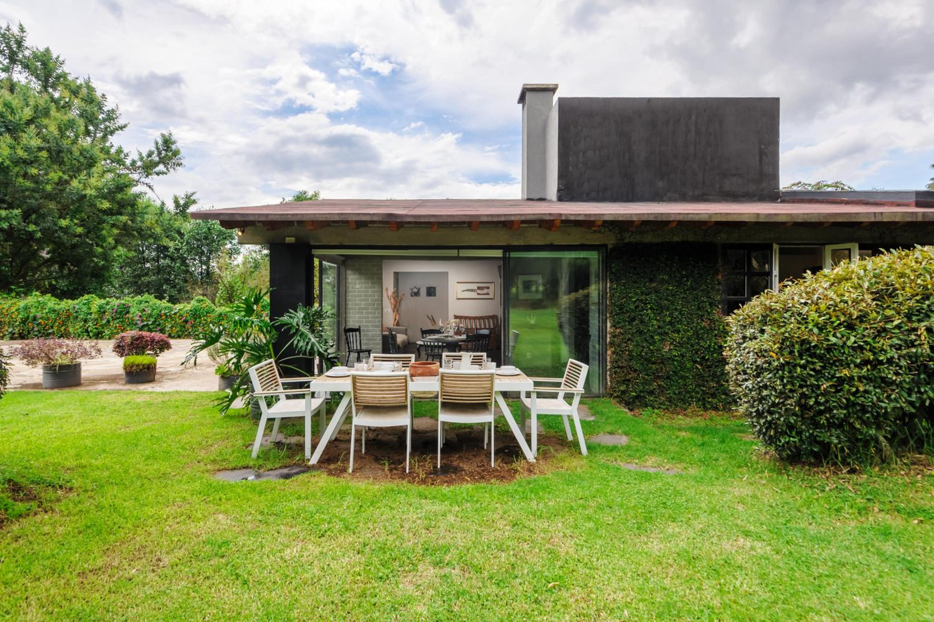 Casa Padel - A Tranquil Retreat Next to a Paddle Court
