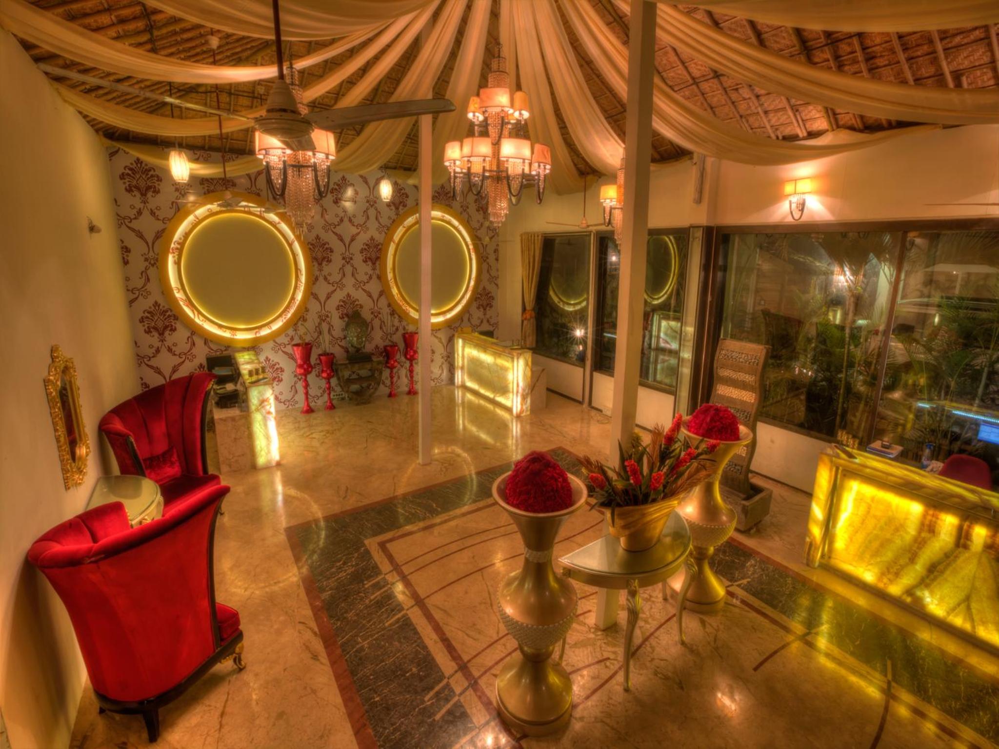 Lobby & Reception