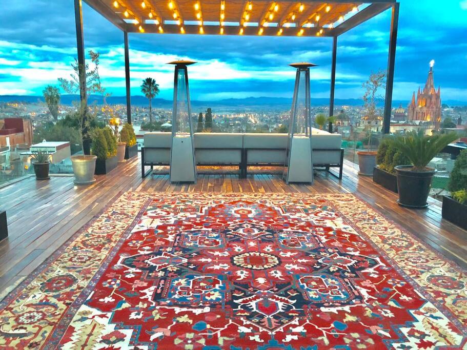 Unique House Rooftop Jacuzzi and Stunning View's view 4