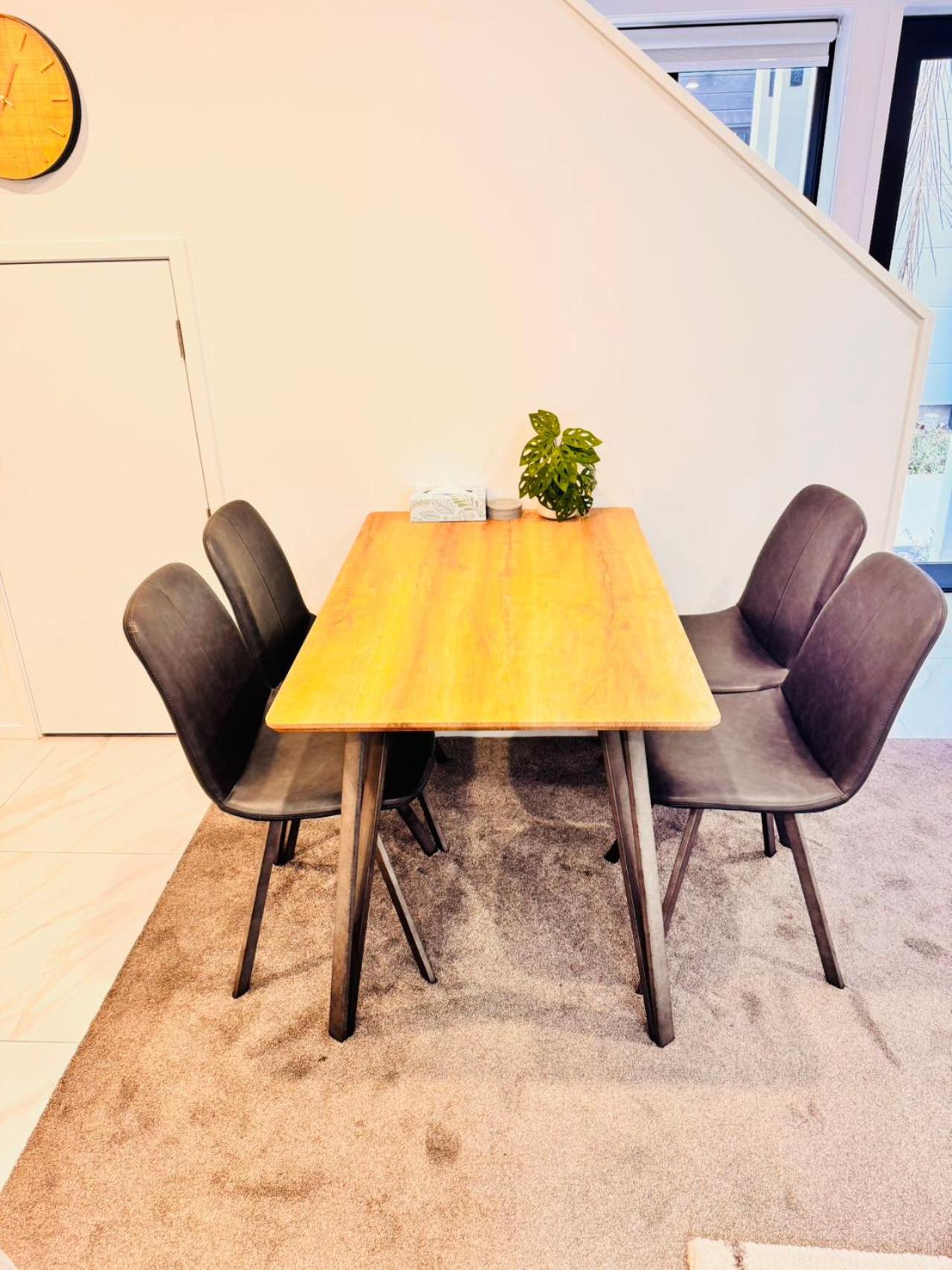 City Stadium Stay CBD Apartment A, CHC