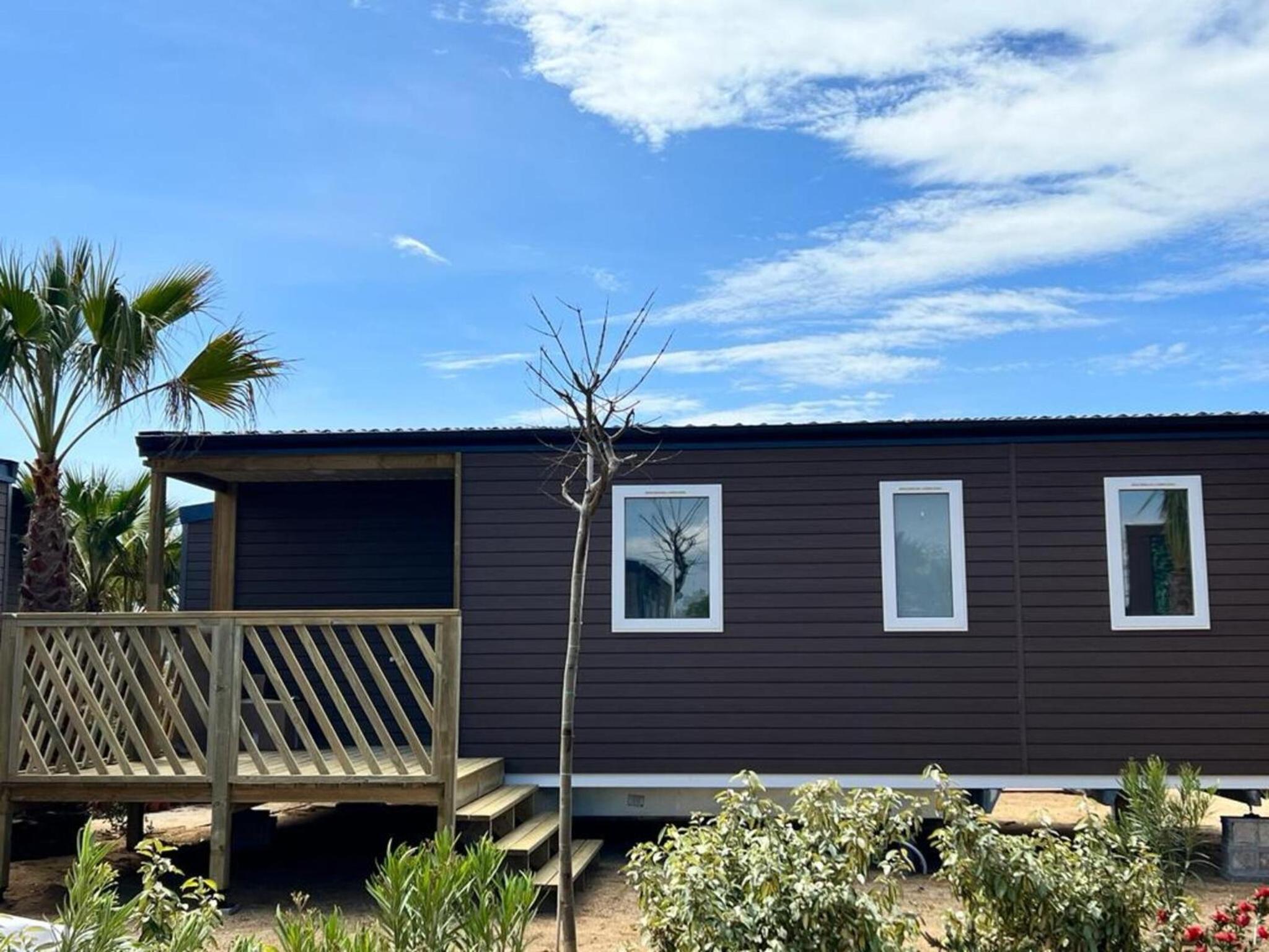 Attractive mobile home in nature