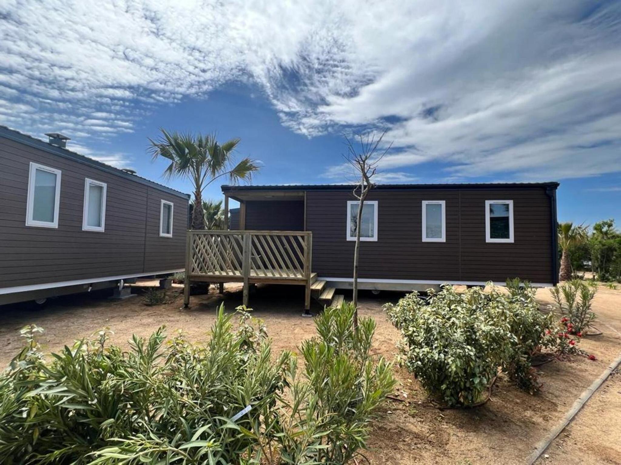 Attractive mobile home in nature