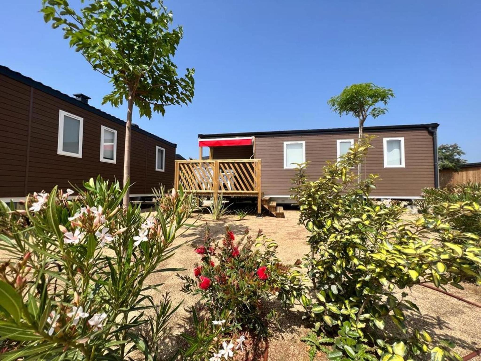 Attractive mobile home in nature