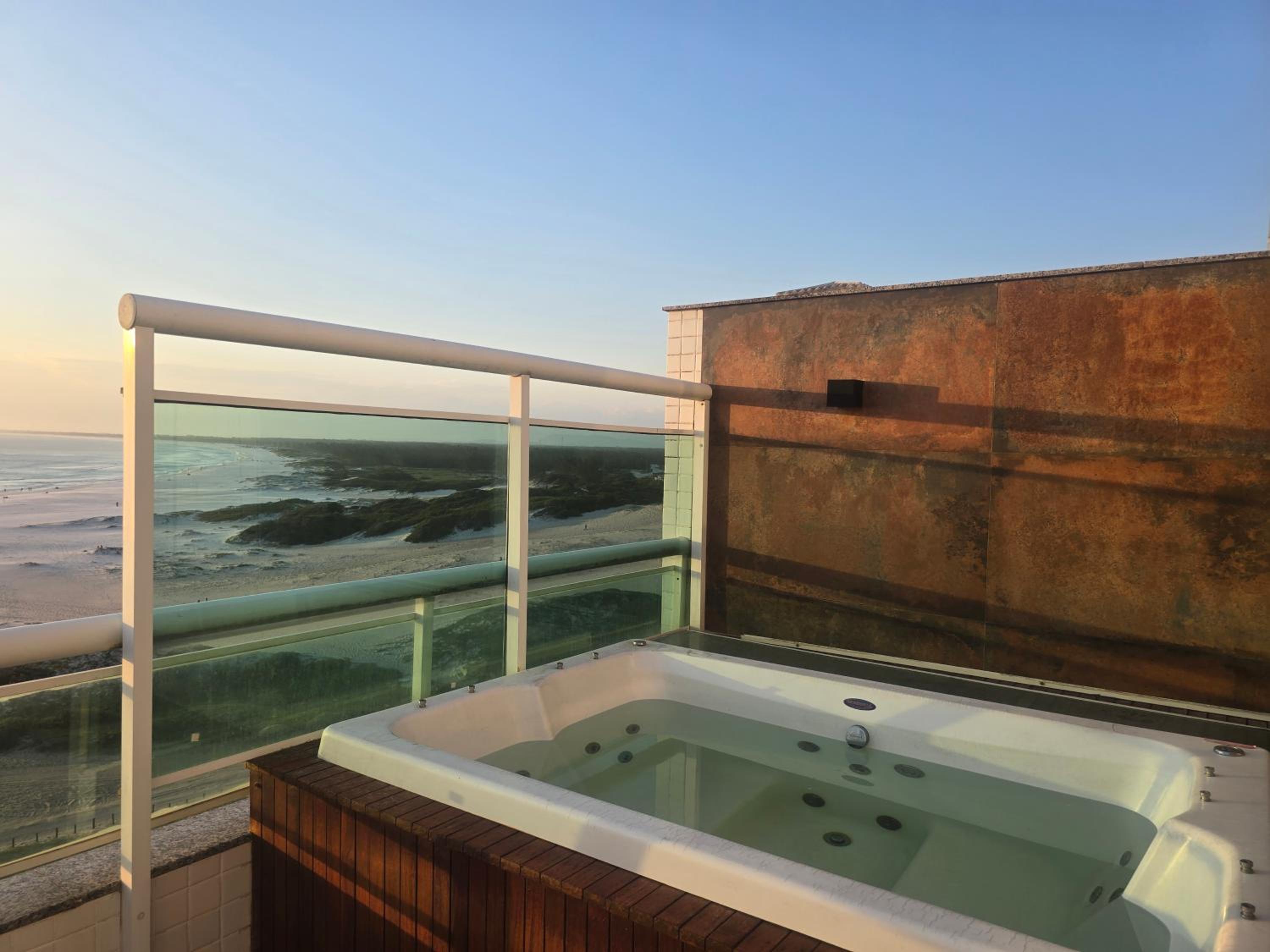 Apartamento Cobertura com vista espetacular para o mar,jacuzzi e churrasqueira, Arraial do Cabo