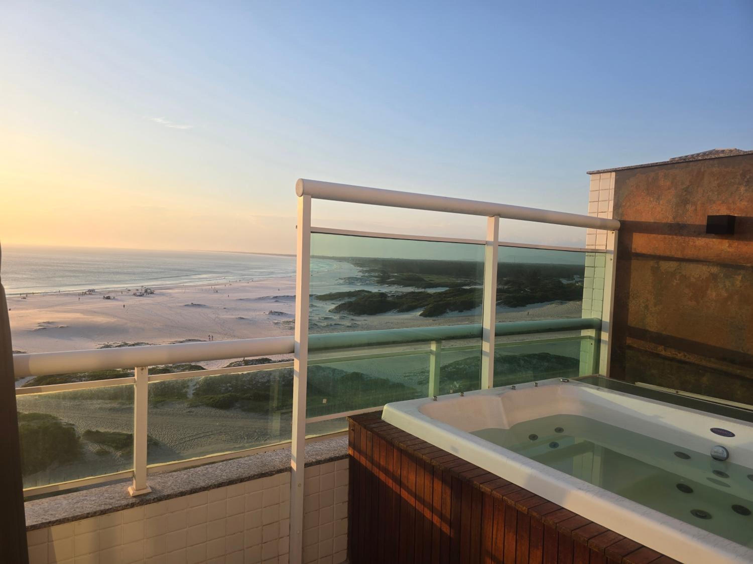 Apartamento Cobertura com vista espetacular para o mar,jacuzzi e churrasqueira, Arraial do Cabo