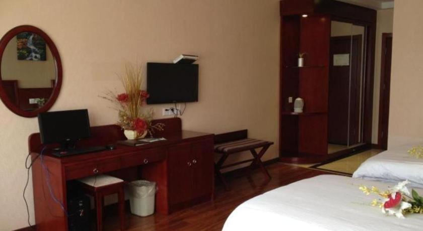 GreenTree Inn Chuzhou Wandong International Car City Express Hotel
