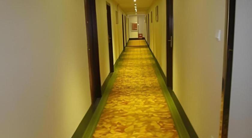 GreenTree Inn Chuzhou Wandong International Car City Express Hotel