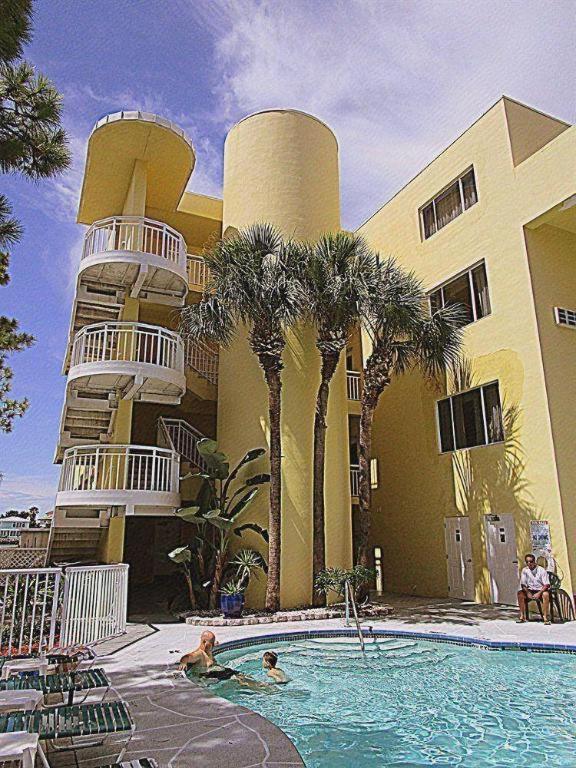 Chart House Suites and Marina view 3