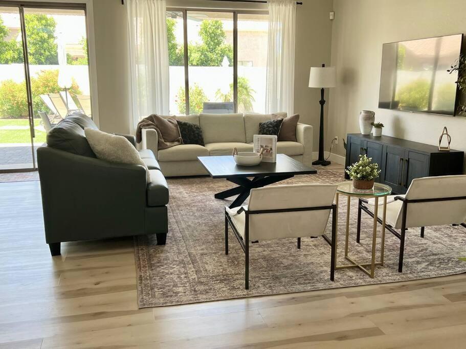 Edgemont Escape