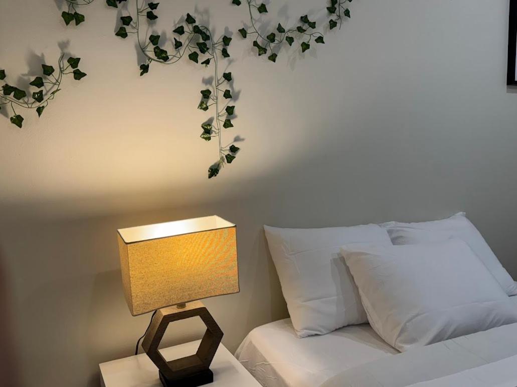 Private Hot Tub Retreat, Walk to Caesars, Waterfront & Downtown!