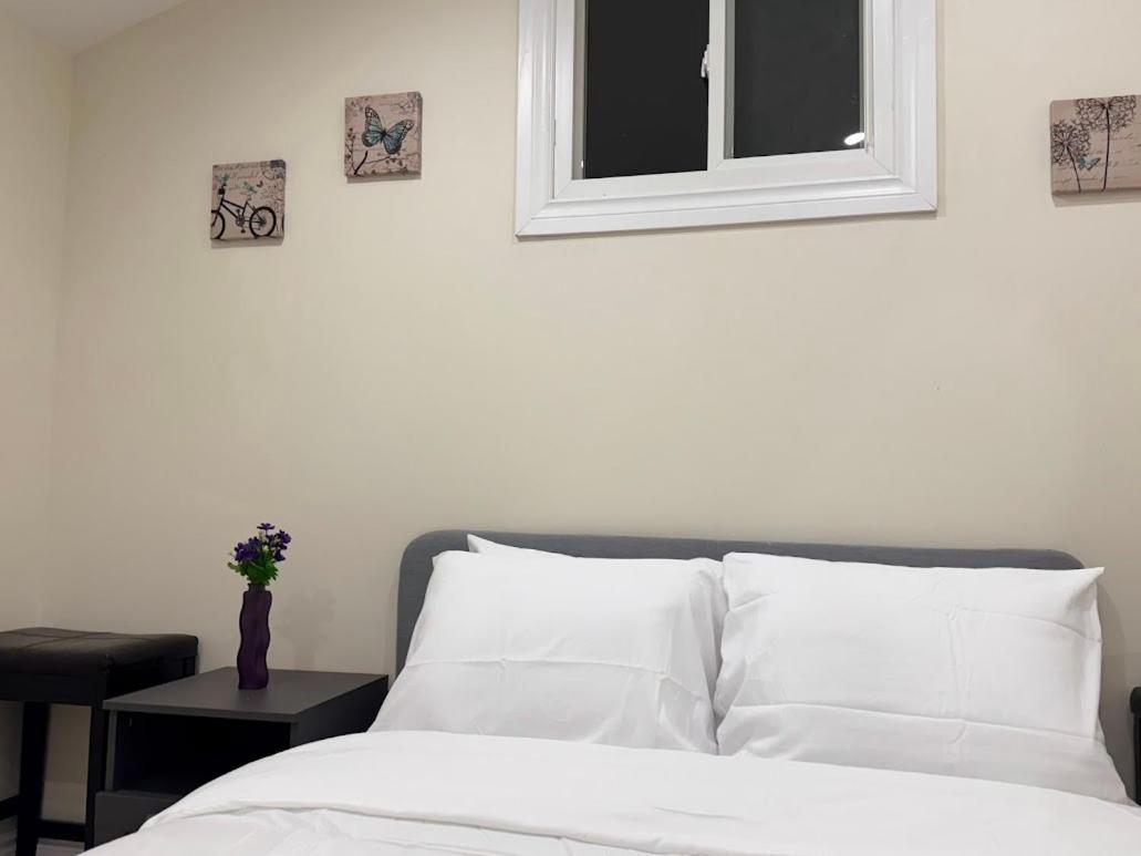 Private Hot Tub Retreat, Walk to Caesars, Waterfront & Downtown!