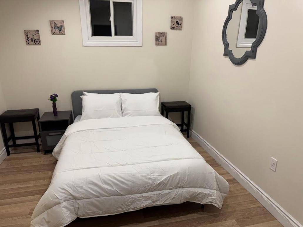 Private Hot Tub Retreat, Walk to Caesars, Waterfront & Downtown!