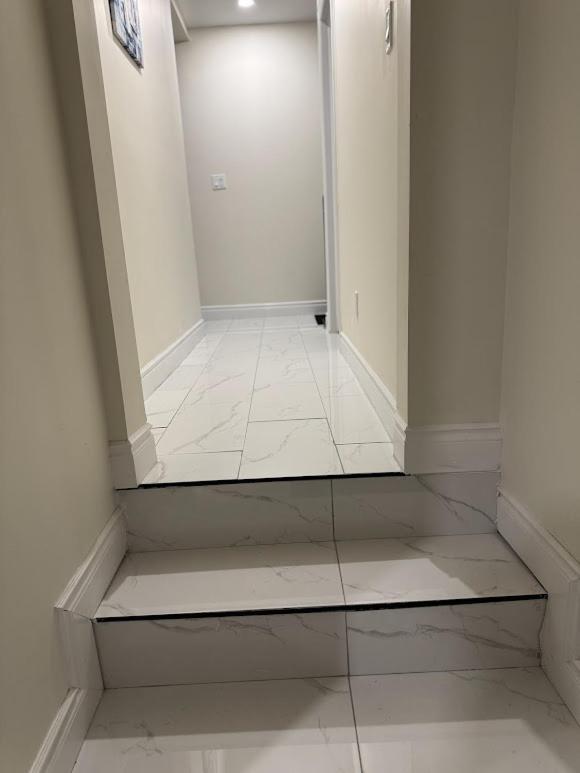 Private Hot Tub Retreat, Walk to Caesars, Waterfront & Downtown!