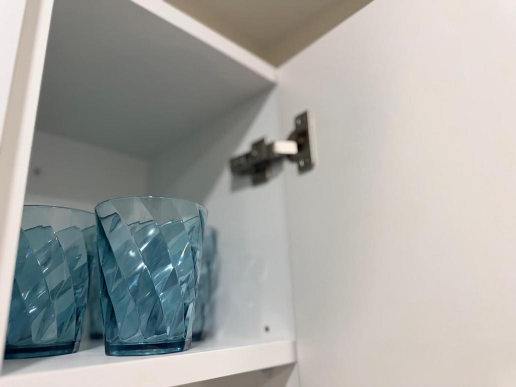 Private Hot Tub Retreat, Walk to Caesars, Waterfront & Downtown!