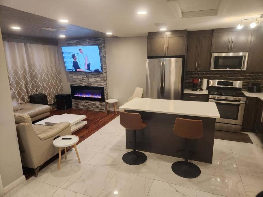 Modern Family Home - Short Stays