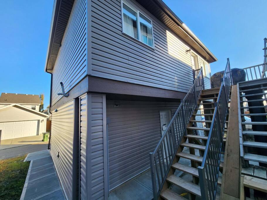 Modern Family Home - Short Stays