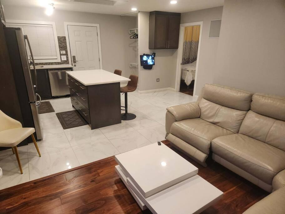 Modern Family Home - Short Stays
