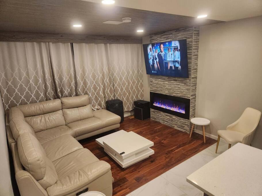 Modern Family Home - Short Stays