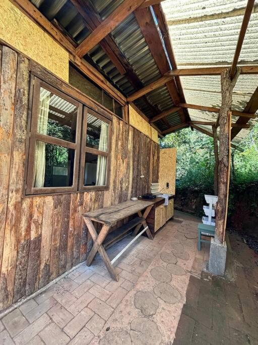 Rest in the forest, Armadillo cabin