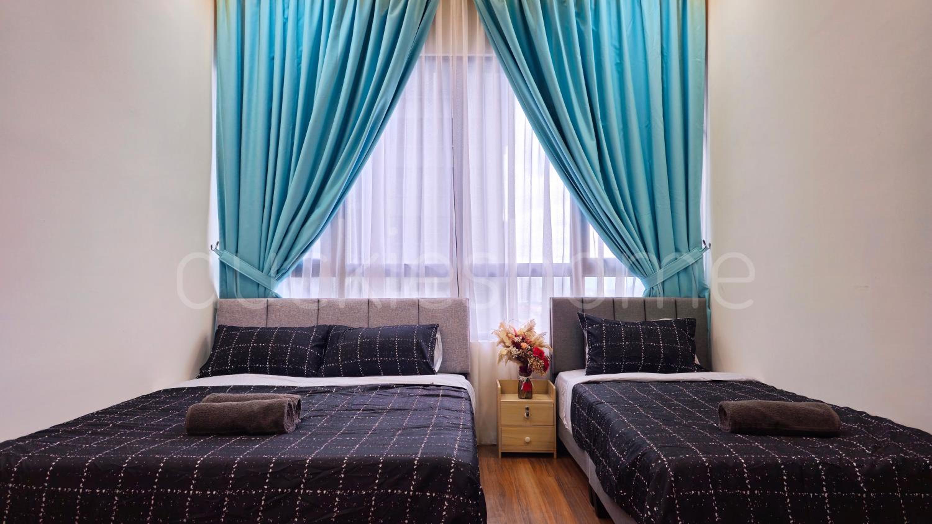 Millerz Square Family Rooms, by TwoFive